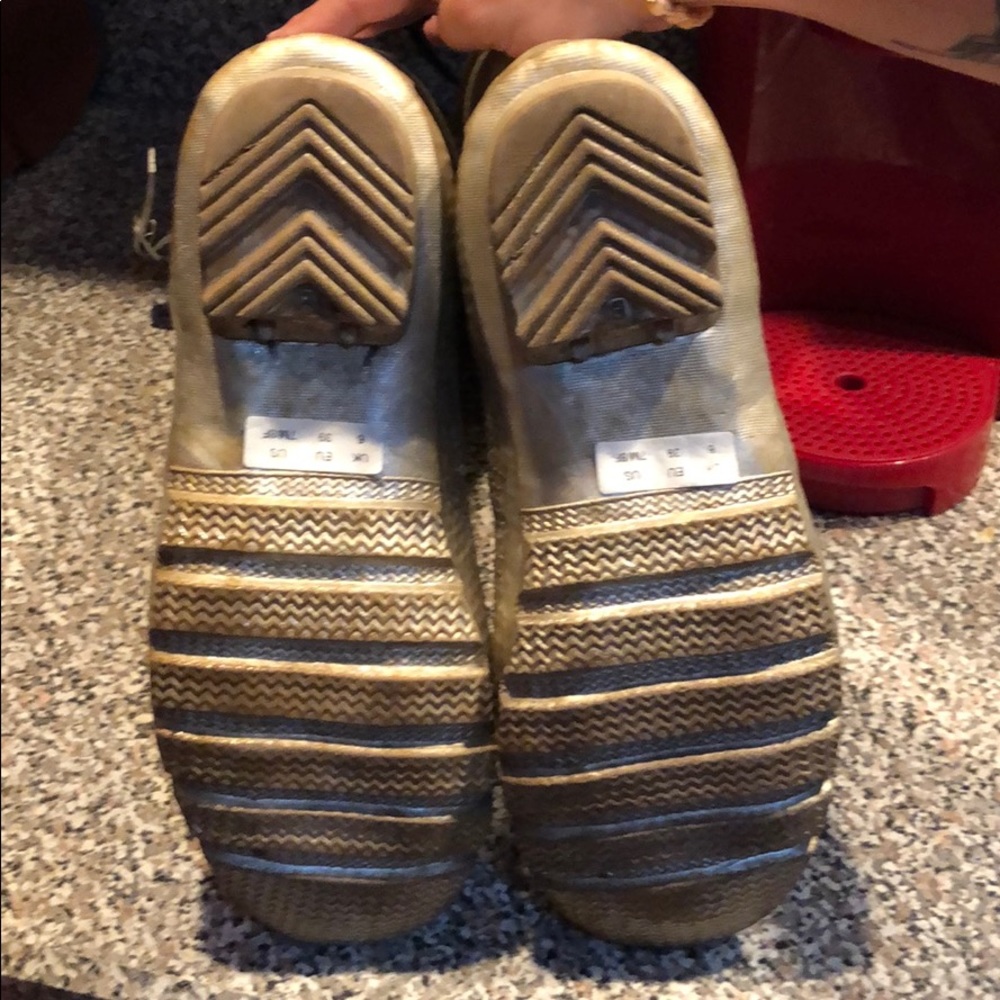 rain boots - Picture 7 of 7